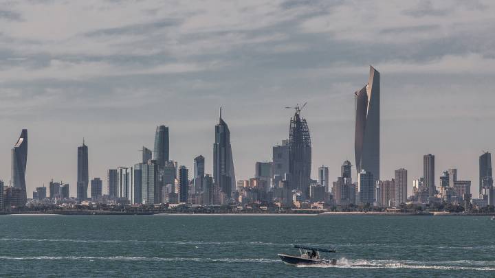 Kuwait at the Crossroads