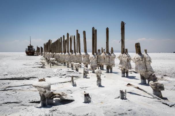 Not only local fisherman suffer from the predrying of Lake Urmia: Salt and dust also severely affect regional farms and their farmland.  